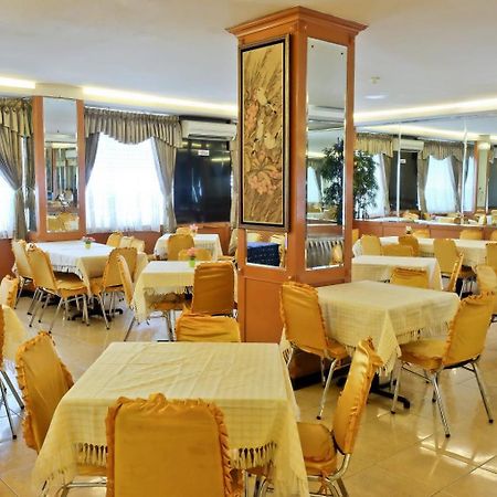 Plaza Hotel Harco Mangga Dua Yakarta Exterior foto