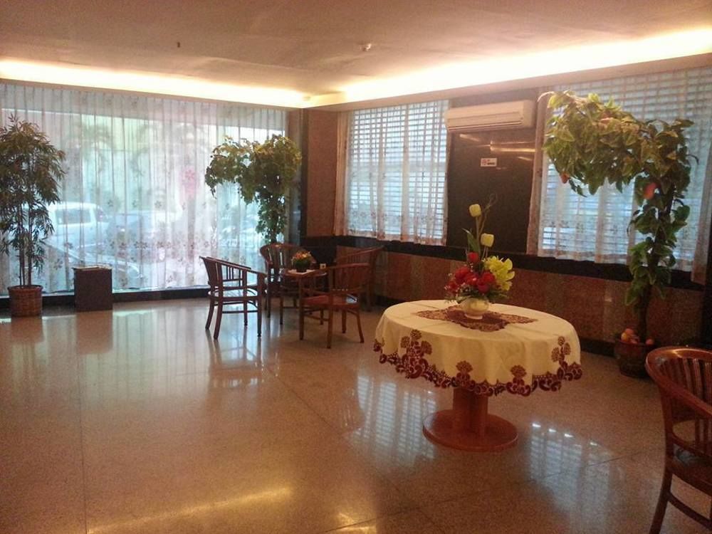 Plaza Hotel Harco Mangga Dua Yakarta Exterior foto