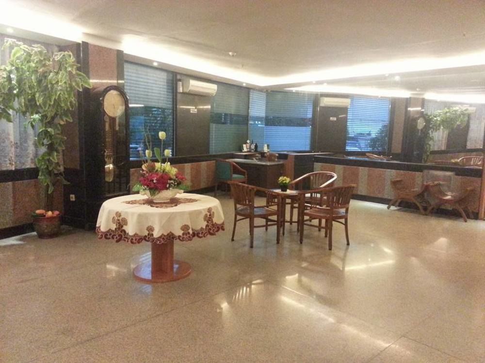 Plaza Hotel Harco Mangga Dua Yakarta Exterior foto