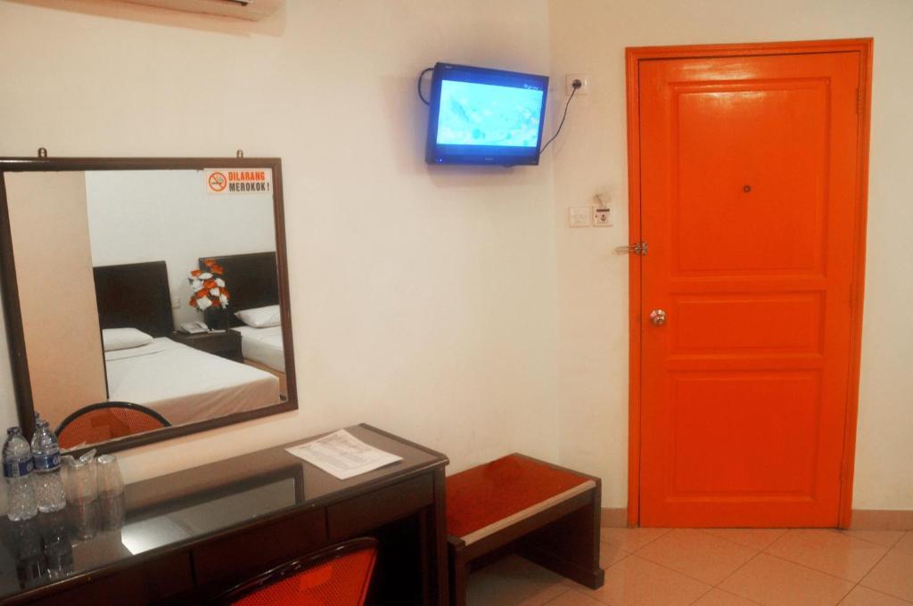 Plaza Hotel Harco Mangga Dua Yakarta Exterior foto