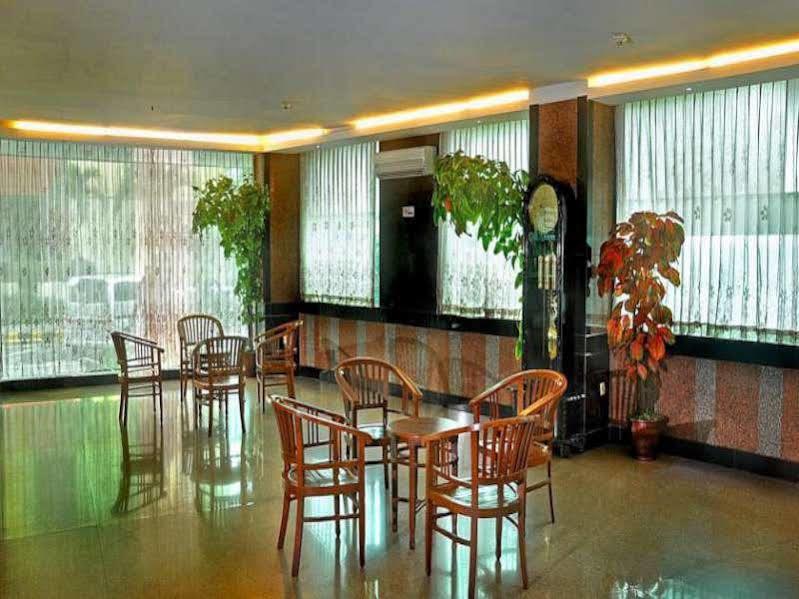 Plaza Hotel Harco Mangga Dua Yakarta Exterior foto