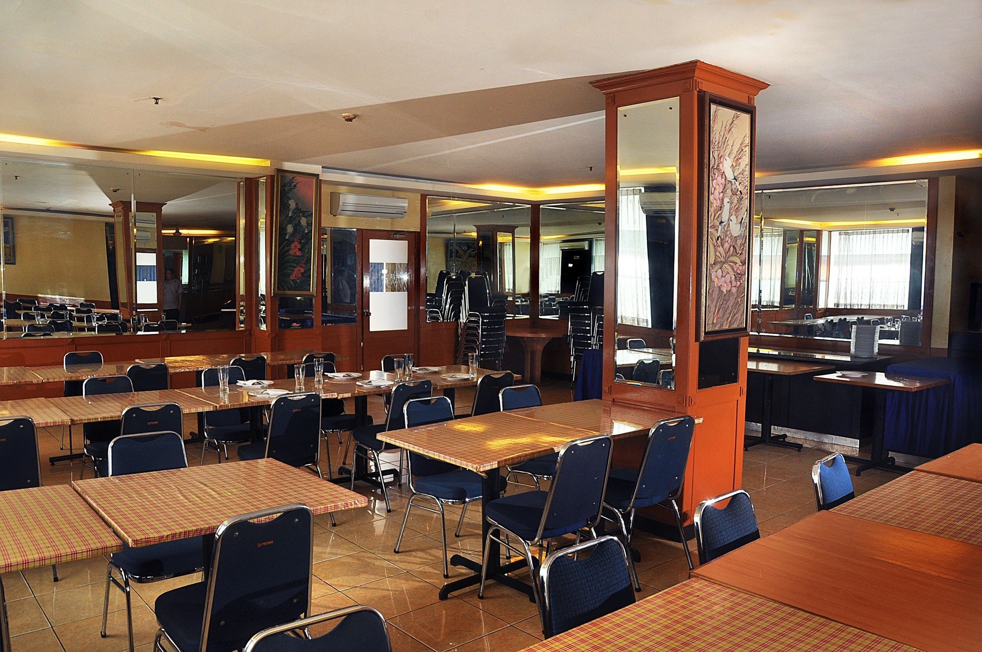 Plaza Hotel Harco Mangga Dua Yakarta Exterior foto