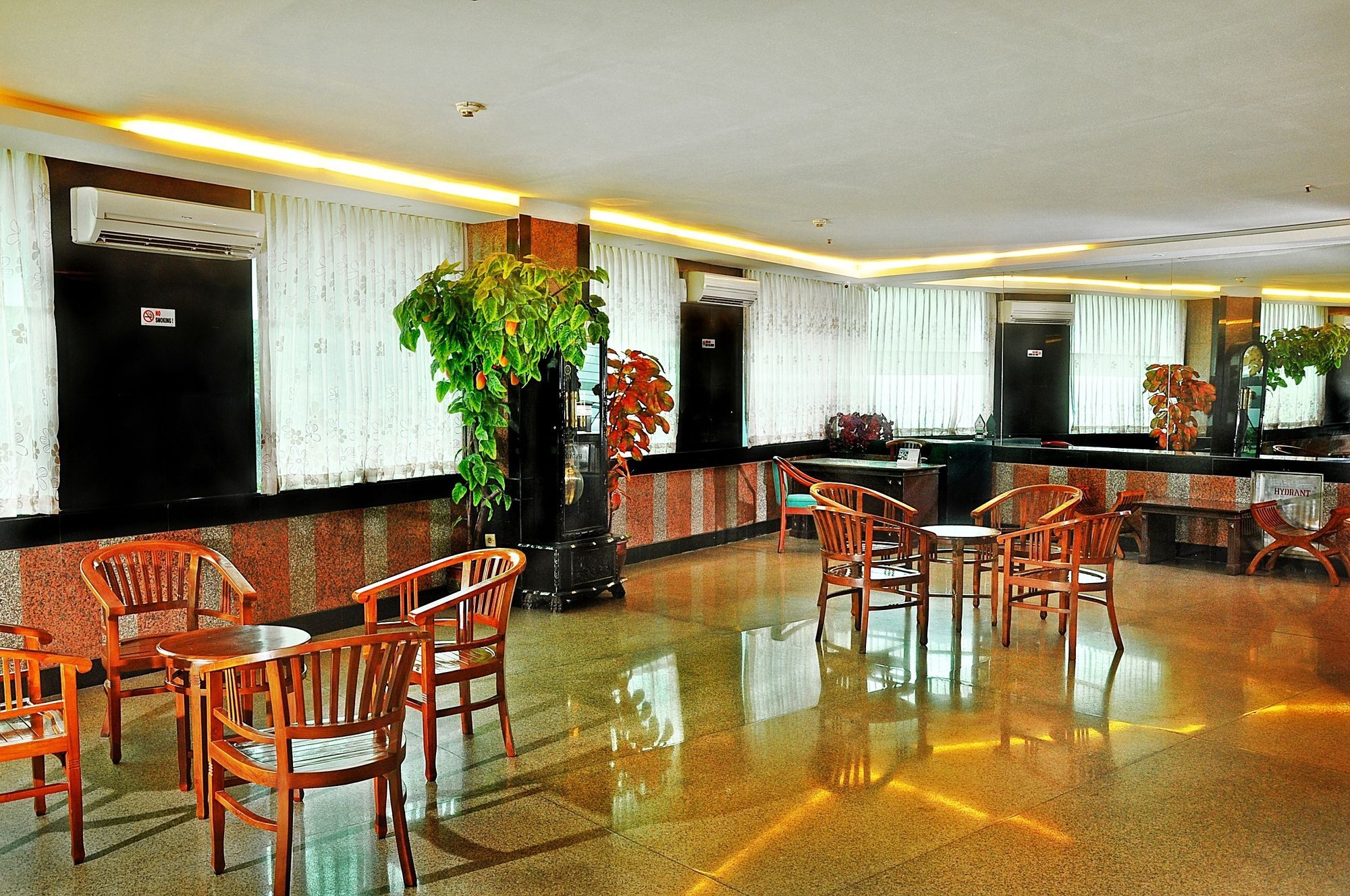 Plaza Hotel Harco Mangga Dua Yakarta Exterior foto